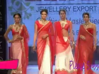 Hot Karishma Tanna Walk Ramp At IIJW