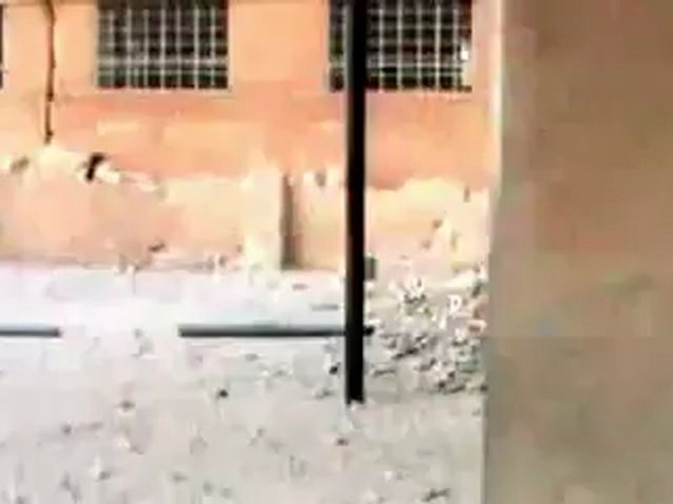 Syria فري برس  منبج  حلب  استهداف مدرسة بالطيران الأسدي  27-8-2012