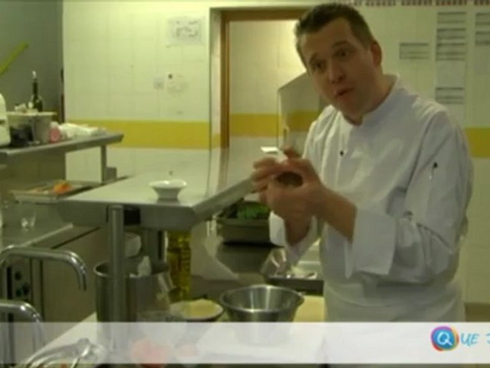 Recette de cuisine de David Fricaud : palais de parmesan au saumon fumé tiède