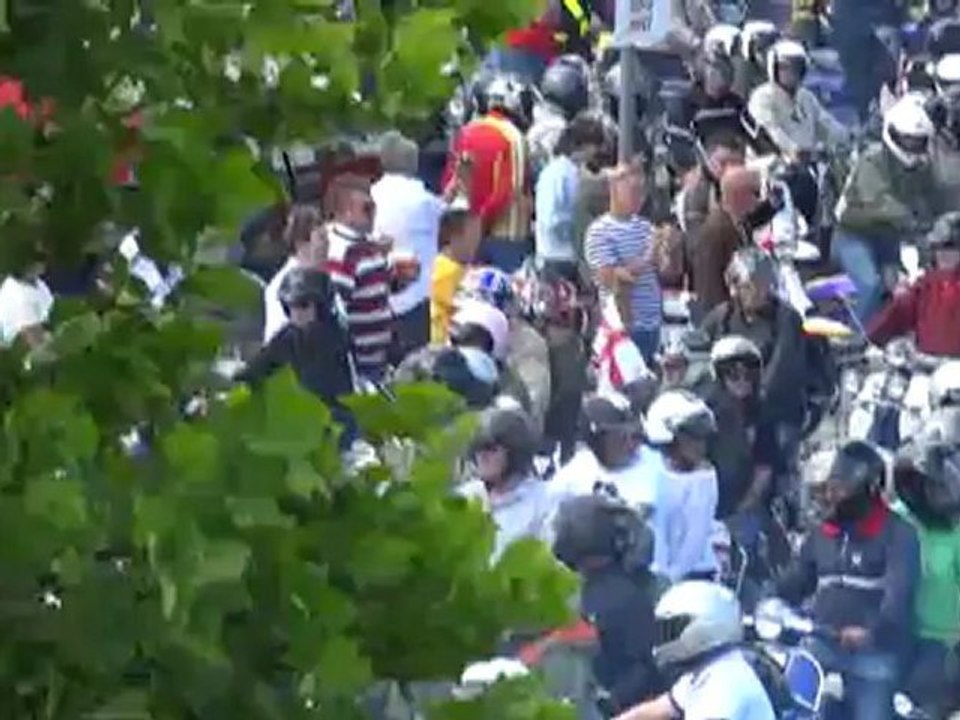 ISLE OF WIGHT SCOOTER RALLY 2012 (car park prior to rideout)