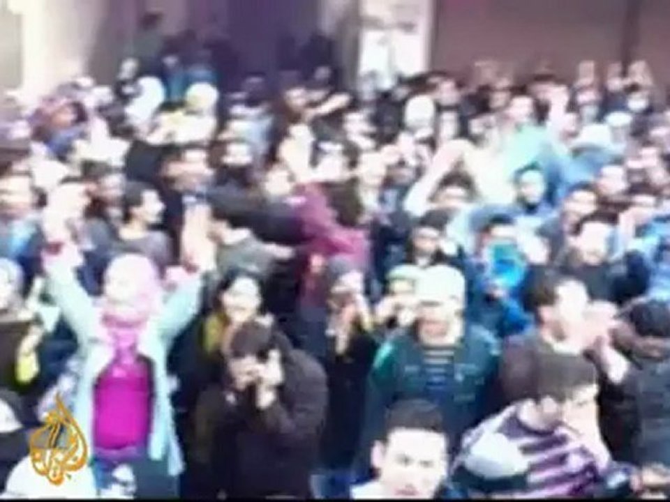 Syria signs Arab League peace deal