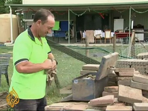 Australia seeks to rebuild after floods