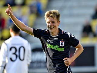 Cet attaquant de 21 ans inscrit trois buts en 3m50s !