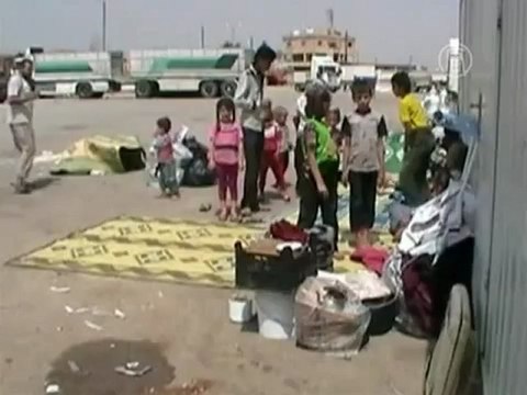 Сирийских беженцев временно не пускают в Турцию