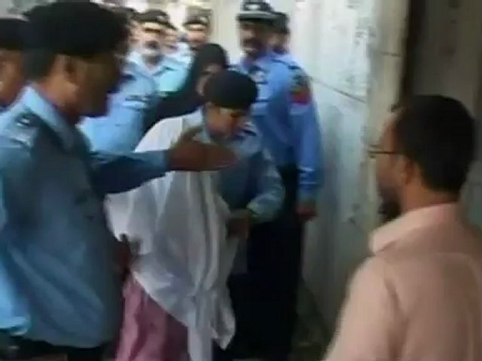 Pakistani court extends remand of blasphemy case