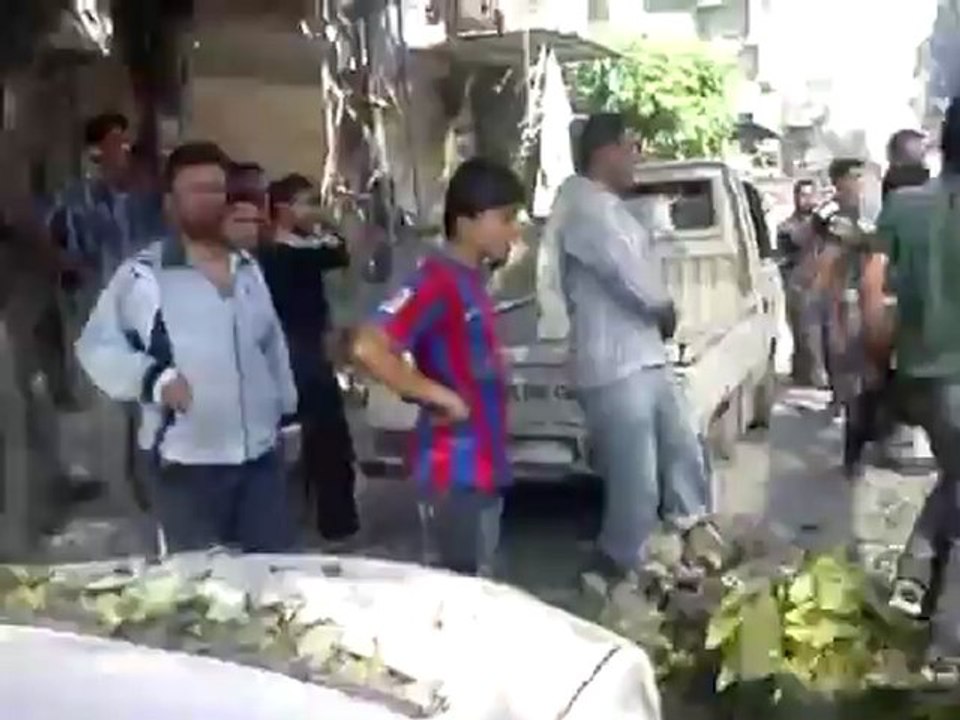 Syria فري برس  ادلب  كفرنبل_مجزرة مروعة بالقصف من الطيران الحربي28-8-2012ج4