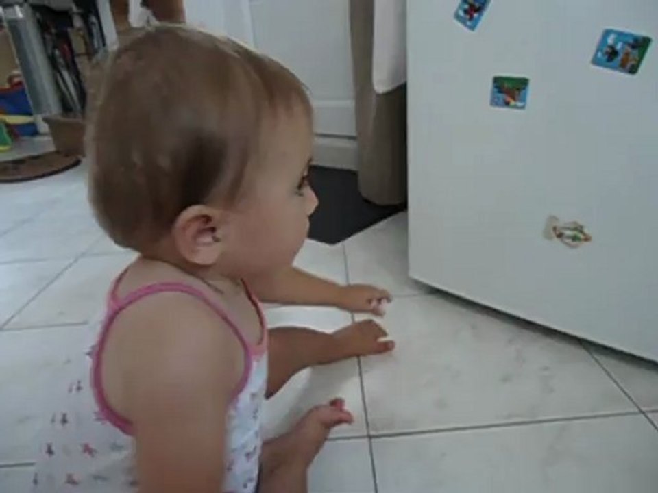 il y a aussi le jeu des magnets , un coup ça colle , un coup ça colle pas , c'est dur !