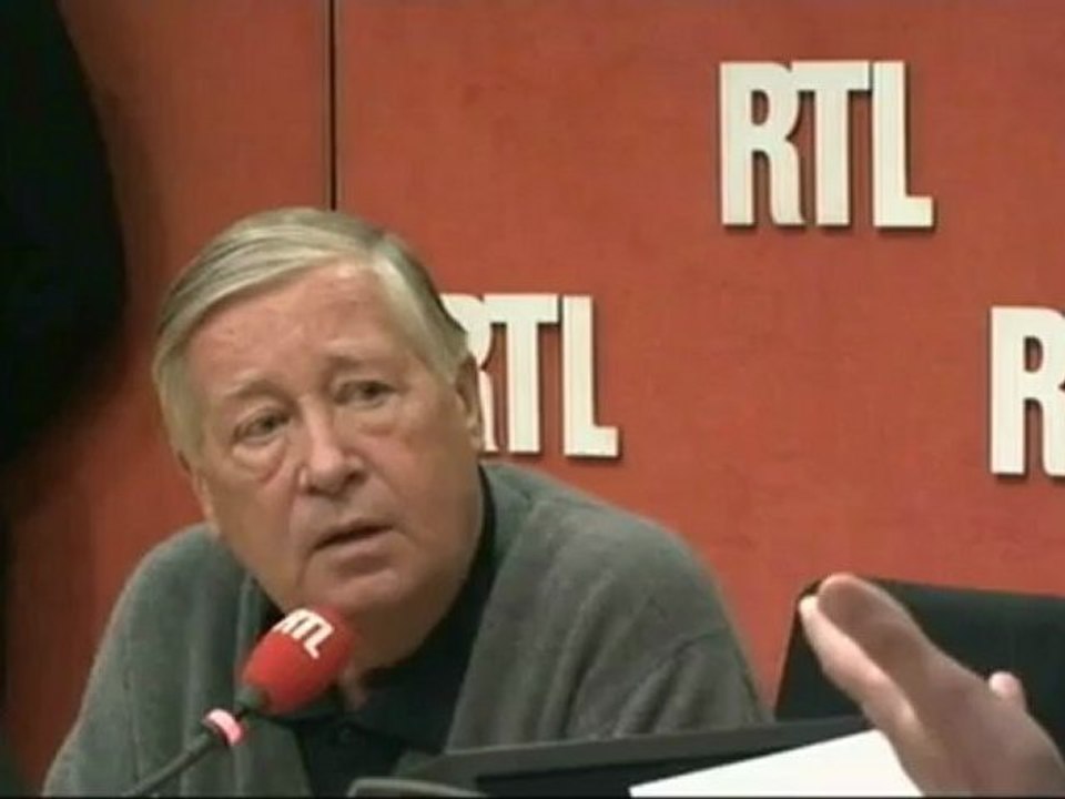 "La baisse des prix du carburant, une toute petite bonne nouvelle", par Alain Duhamel