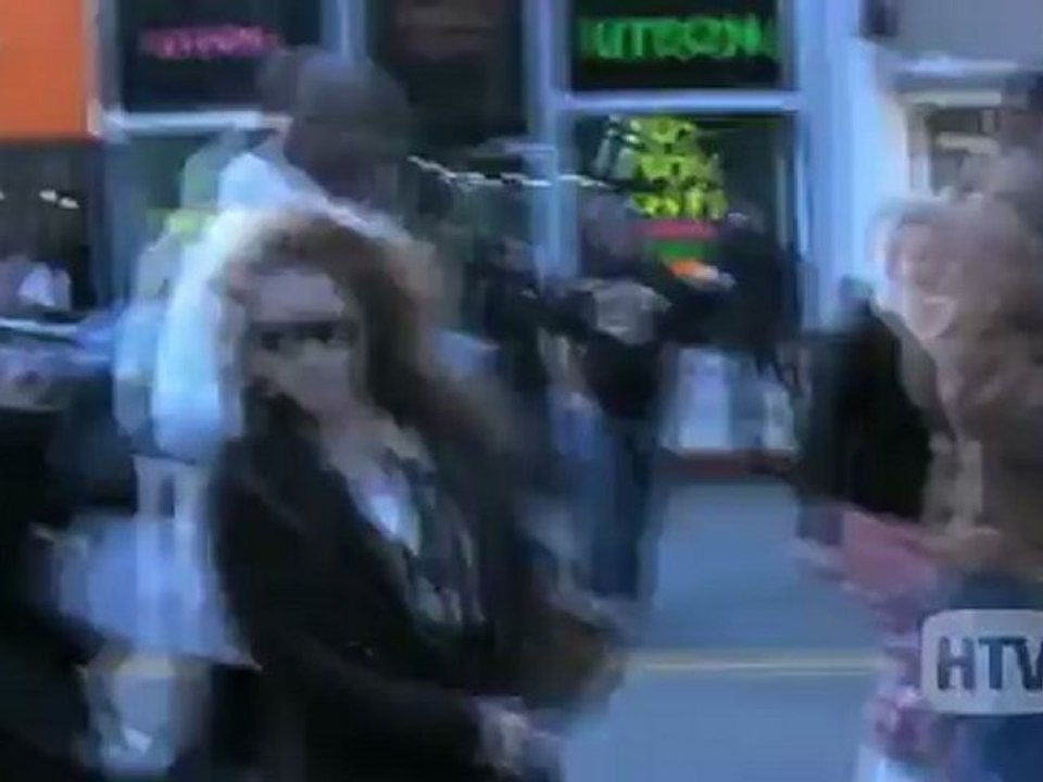 Does Helena Bonham Carter Dislike Shopping In Hollywood