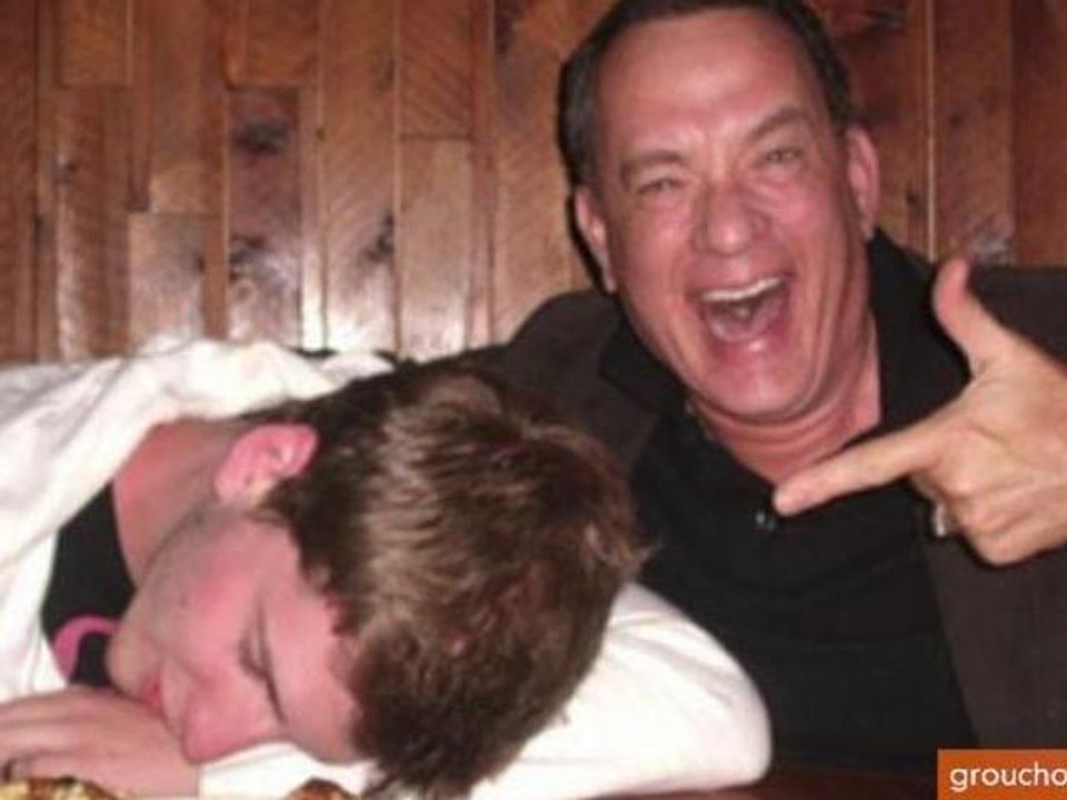 Tom Hanks Solidifies Nice Guy Reputation Through Photos, Videos