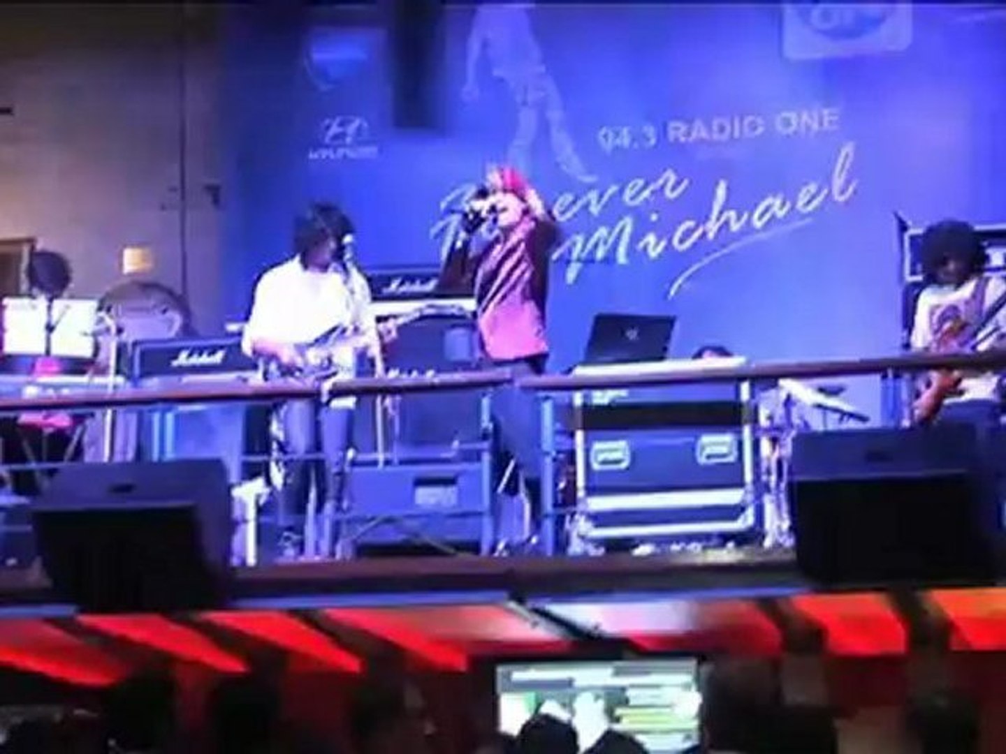 ⁣Celebrities At Forever Michael Event