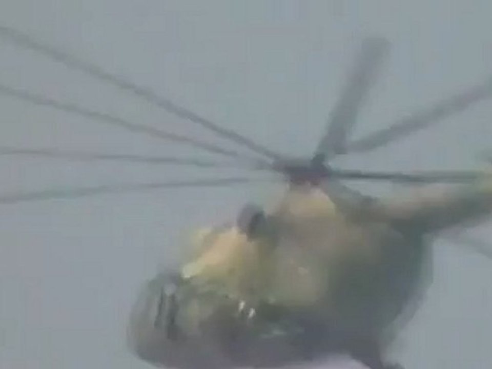 Syria فري برس  حلب_الحمدانية  طيران مروحي كثيف يمشط المنطقة 29-8-2012