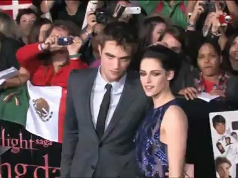 Robert Pattinson making Merry with Katy Perry