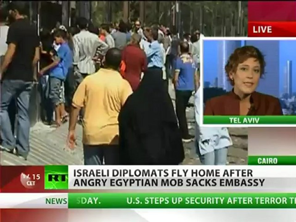 Israeli diplomats fly home after angry mob sacks embassy in Egypt