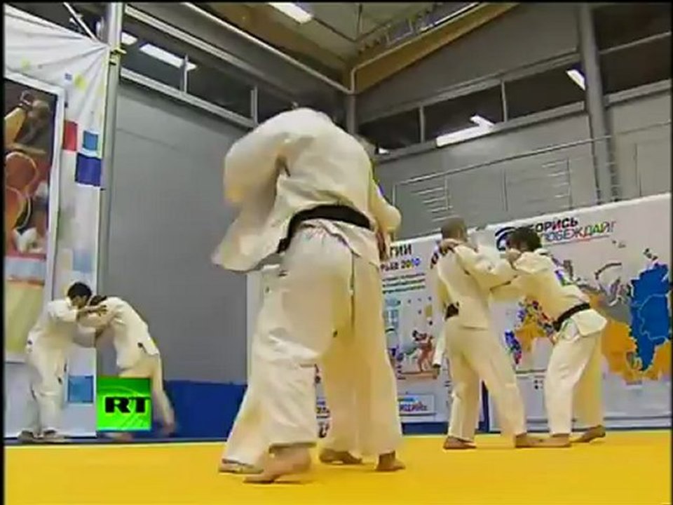 'Judo Knight' Putin shows off martial arts skills in wrestling bout