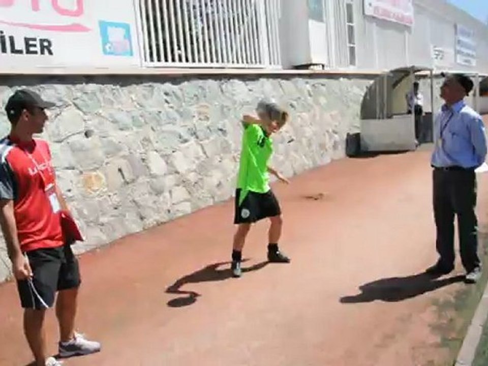 Bu Futbol Cambasını İzleyin