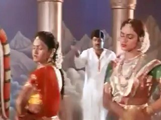 Iruvuri Bhamala Kougililo ( Naari Naari Naduma Murrari )