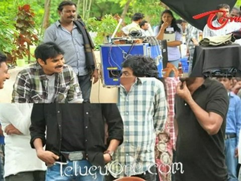 Cameraman Gangatho Rambabu Working Stills