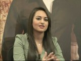 Sonakshi Sinha Has A Real Woman's Body, Compliments Ranveer Singh - Bollywood Gossip