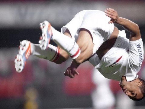 Lucas Moura, un festival et un salto arrière !