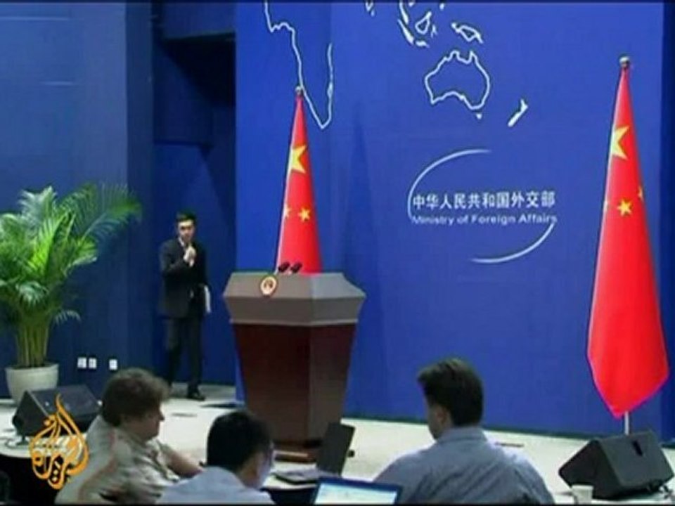 Kofi Annan travels to Syria to push peace plan