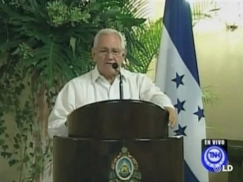 El Gobierno 'de facto' condena el retorno de Zelaya