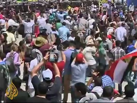 Demonstrations carry on through the night in Egypt