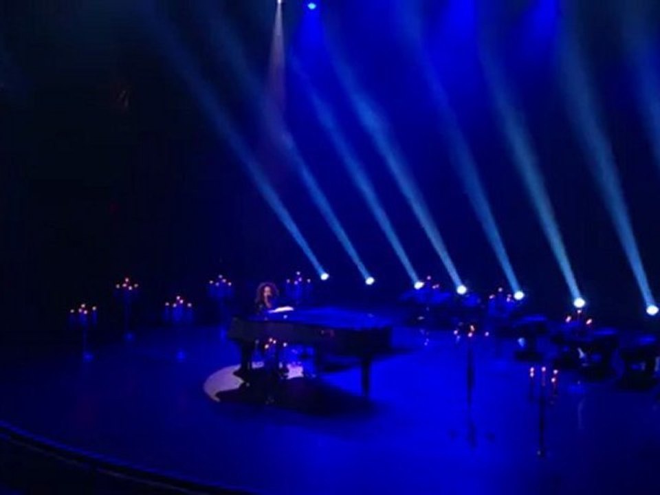 Alicia Keys - A Dream (Piano & I- AOL Sessions +1)