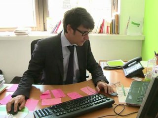 Harris Interactive: Hollande veut garder "sa ligne de conduite"