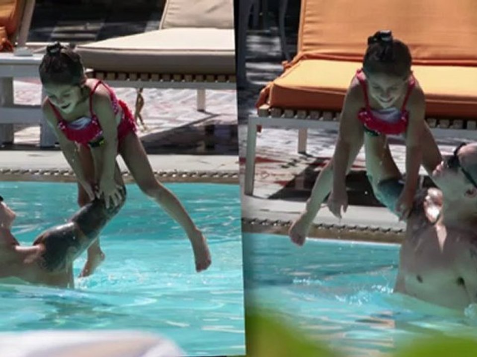 Jennifer Lopez planscht im gelben Bikini