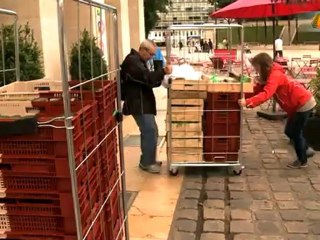 Des paniers de produits agricoles locaux livrés dans Paris par voie fluviale