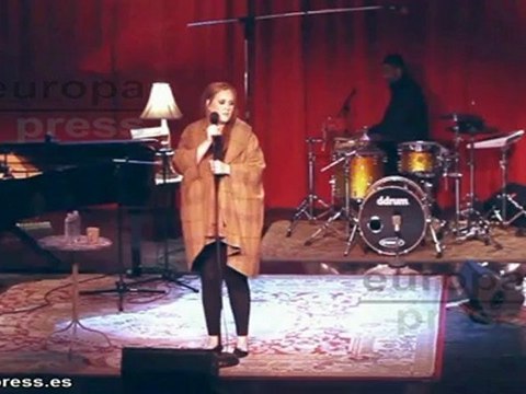 Adele desmiente los rumores de su boda