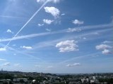 Le ciel bleu de Brest - fin de matinée - 31 août 2012 - on rajoute des nuages ? chemtrails ?