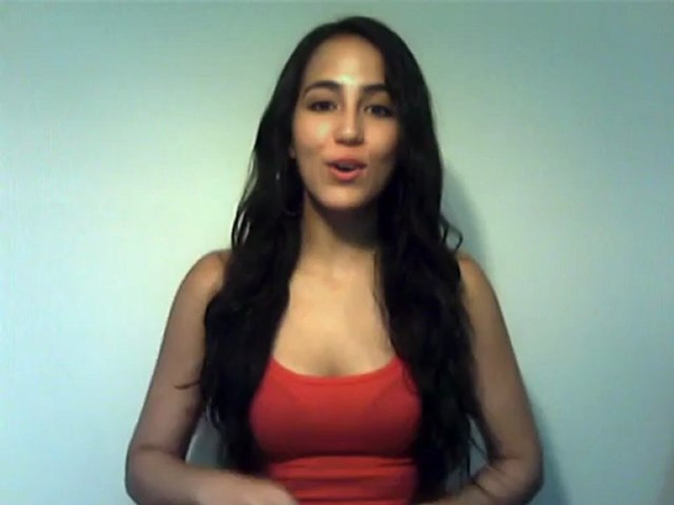 Solavei - Pretty Girl Shares How to Save and Make Money with Your Cell Phone