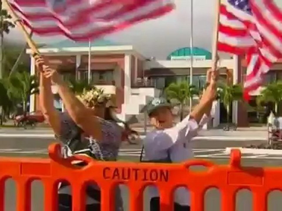 Clinton visits Cook Islands to strengthen Pacific ties