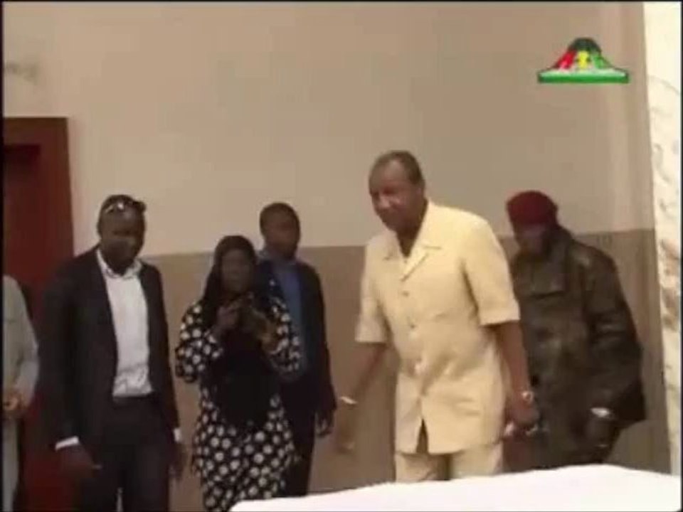 Les imams à Sékoutouréya, Alpha Condé et ses imams formulent des prières