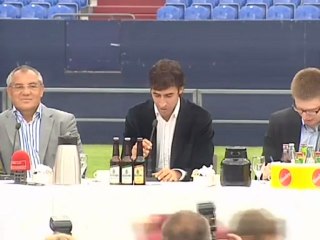 Presentación oficial de Raúl como nuevo jugador del Schalke 04