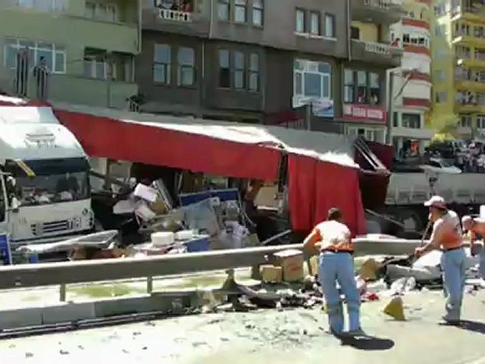 Gemlik Dörtyol da  7 Araç Birbirine girdi