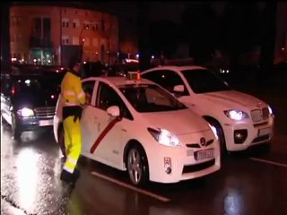 Miles de ciudadanos atascados en la A-6