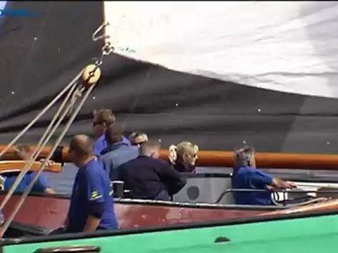 Friese skutsjes zeilen laatste wedstrijd op Lauwersmeer - RTV Noord