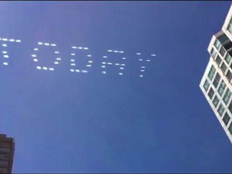 Pub en fumée d'avions dans les airs