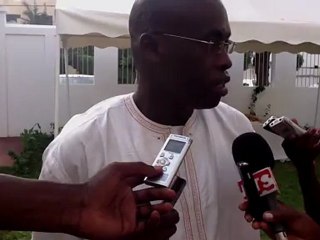 Hausse du prix du pain:Interview de Mr OUmar Diallo, Commissaire aux enquêtes économiques, représentant le Ministère du Commerce.Version WLF 1