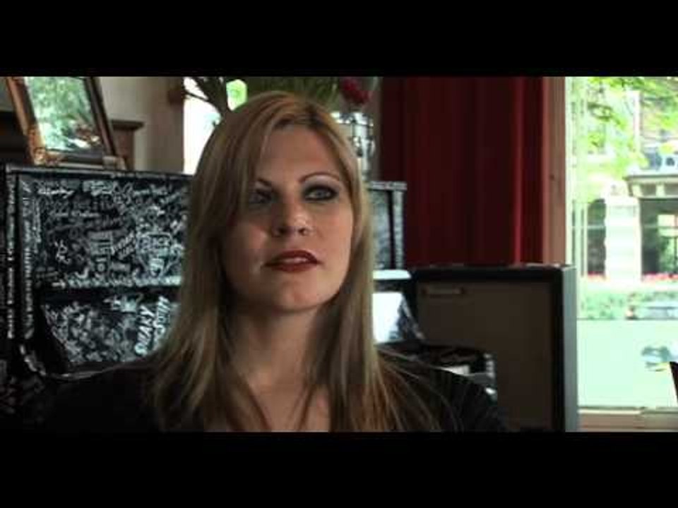 ReVamp 2010 interview - Floor Jansen (deel 3)