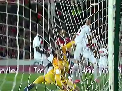 But Aurélien CHEDJOU (12ème) - LOSC Lille - Paris Saint-Germain (1-2) - saison 2012/2013