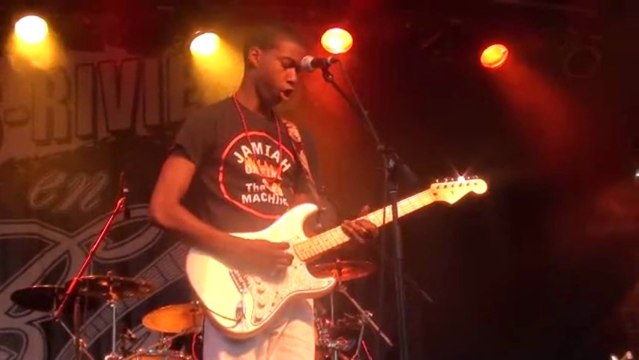 Jamiah On Fire and The Red Machine Rock me all night long Trois-Rivières 2012