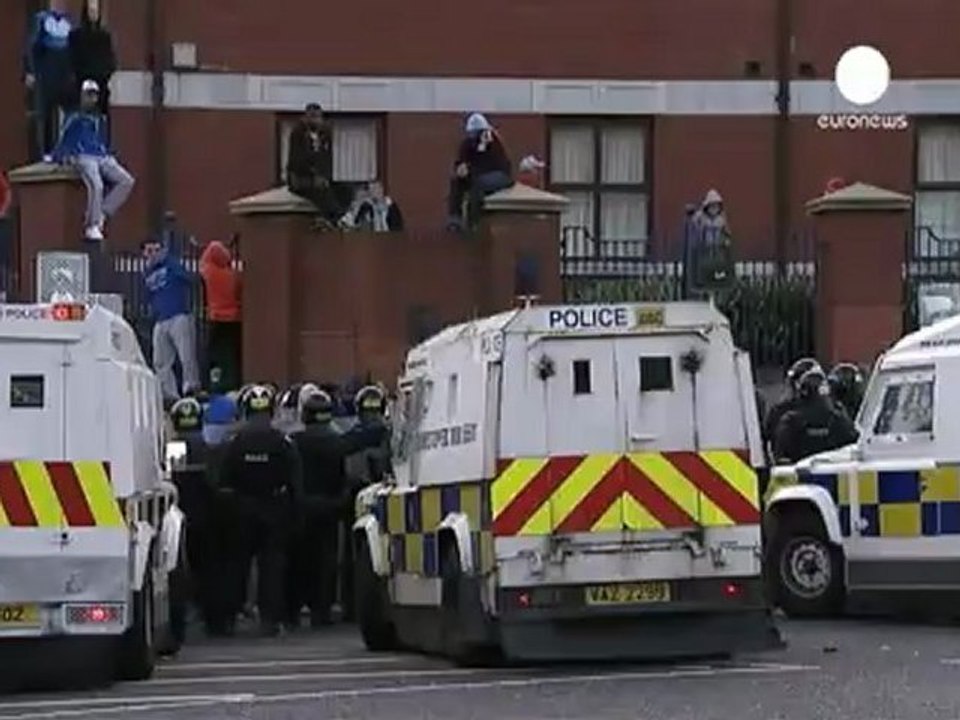 Police injured in Belfast sectarian clashes