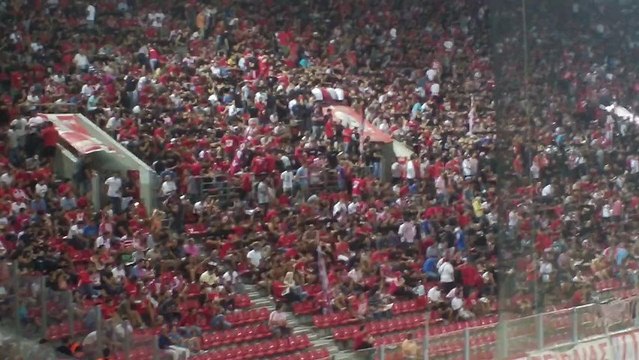 Ο κόσμος του Θρύλου (Ολυμπιακός - Λεβαδειακός 4-0, 2012) - 1