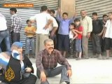 Battle for Aleppo leaves locals scrambling for food