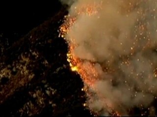 Firefighters battle California wildfire