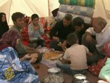 Iran's quake survivors struggle while waiting for aid